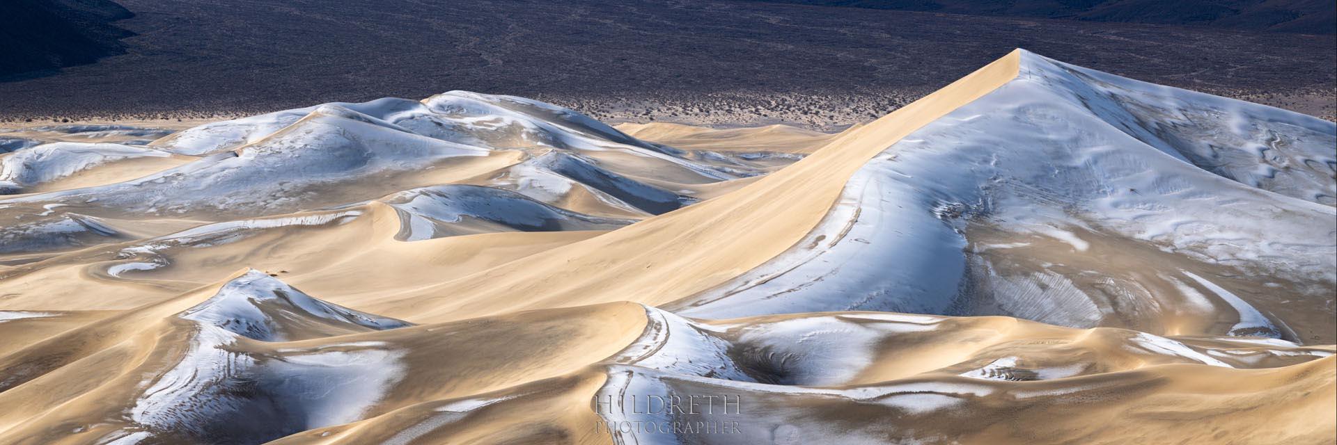 Dusting<br>
Epson Pano Awards, 2019, Silver Award<br>Print Ratio: 1x3