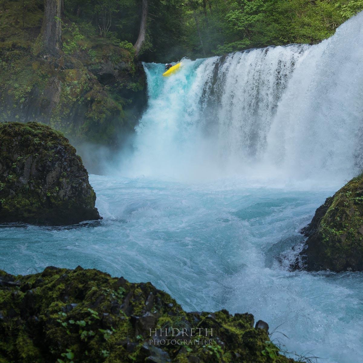 Look who's coming into my shot!<br><br>
Print Ratio: 1x1